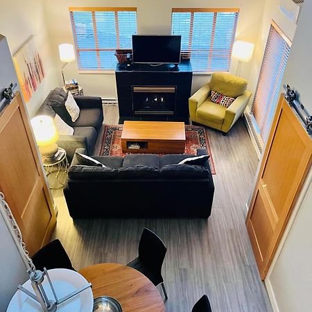 Tyndalstone Lodge 3 Bedroom In The Heart Of Village North Whistler Luaran gambar