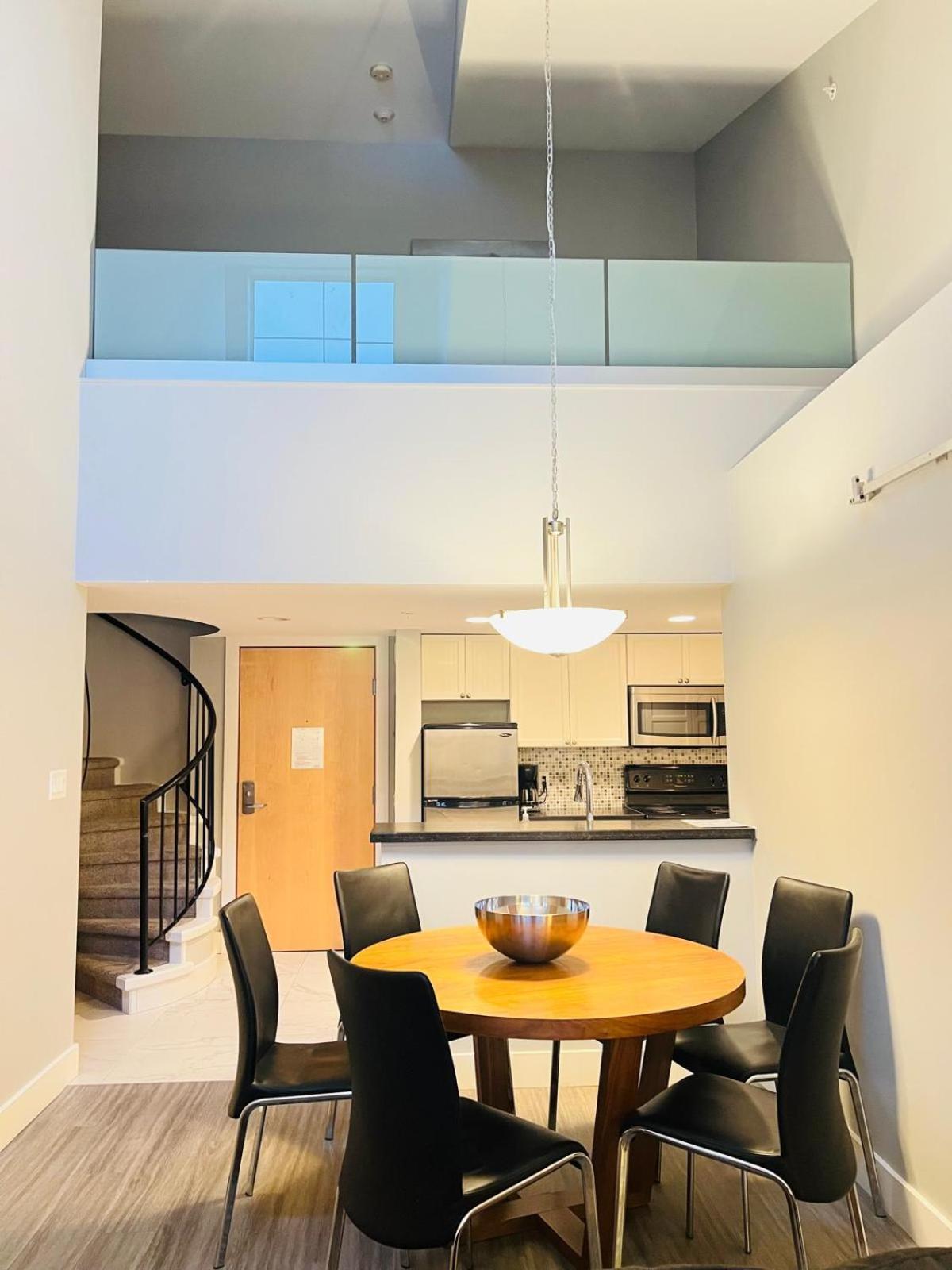 Tyndalstone Lodge 3 Bedroom In The Heart Of Village North Whistler Luaran gambar