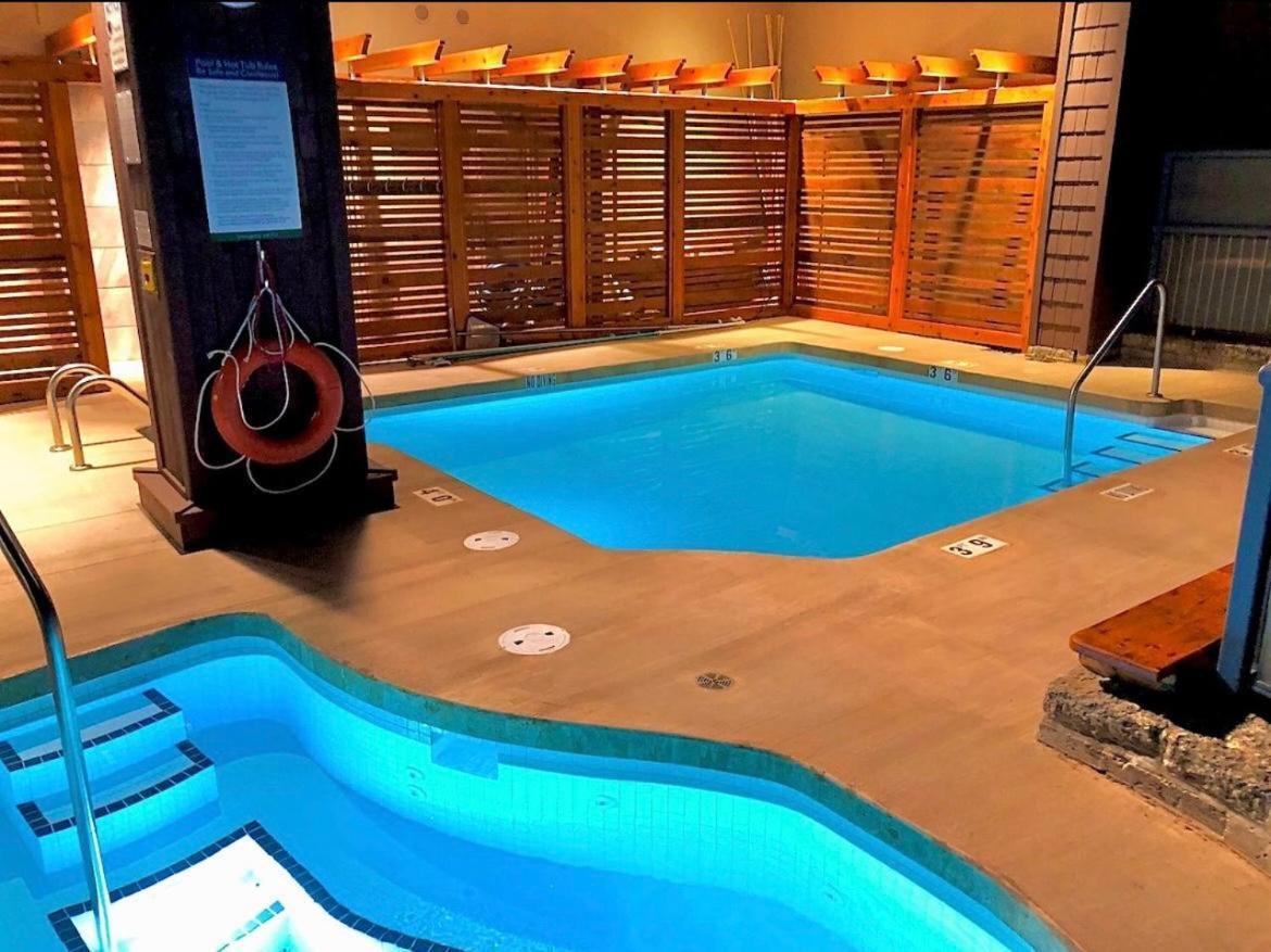 Tyndalstone Lodge 3 Bedroom In The Heart Of Village North Whistler Luaran gambar