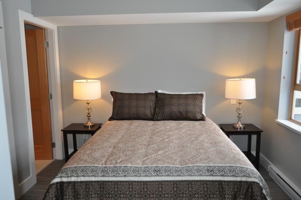 Tyndalstone Lodge 3 Bedroom In The Heart Of Village North Whistler Luaran gambar